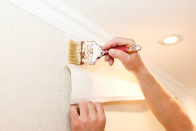 Pose de papier peint à Fleurat — revêtements muraux et toiles de verre